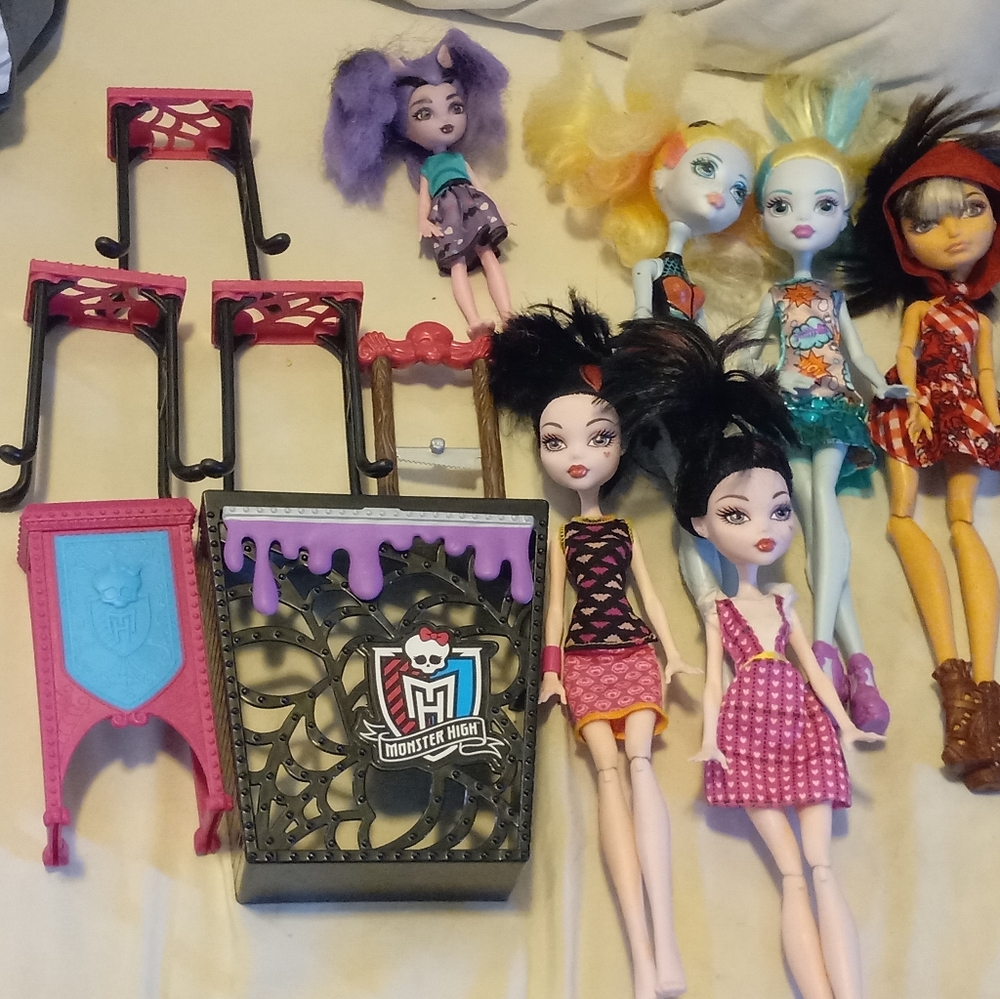 Monster high dolls and accessories